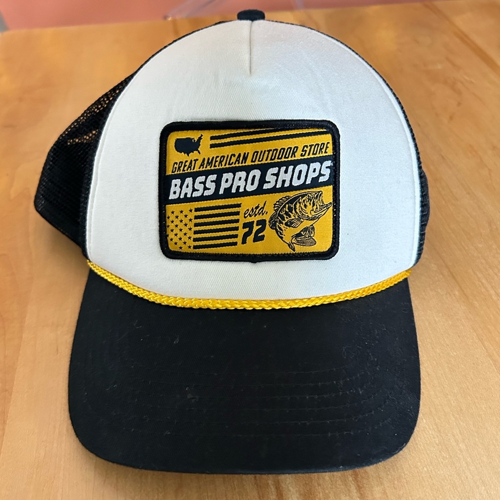BASS PRO adjustable meshback hat. EUC.